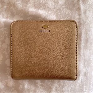 Light Brown/Bronze Metallic Leather Fossil Wallet NWOT